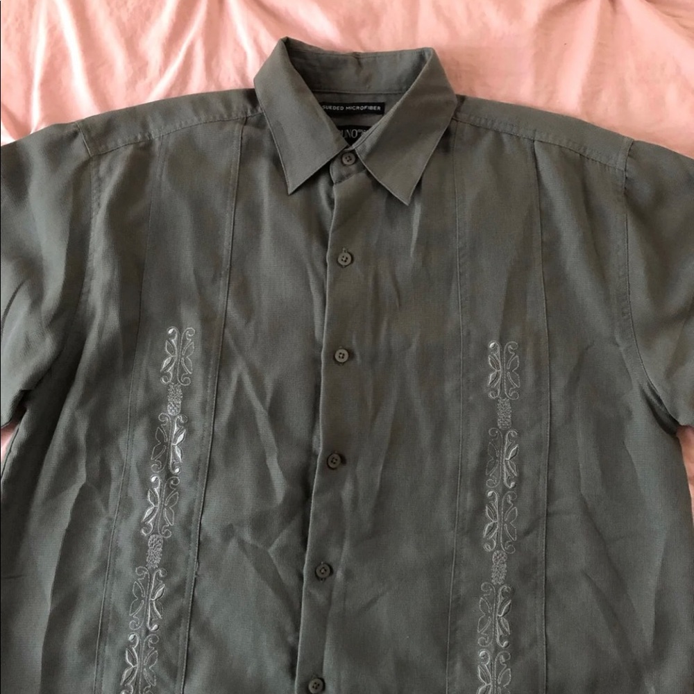 Hawaiian shirt - Picture 3 of 3